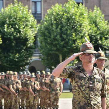 Il saluto alla Brigata Taurinense in partenza per il Libano