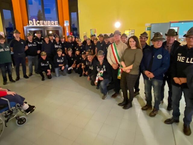 Il coro cento voci alla RSA di Ponderano